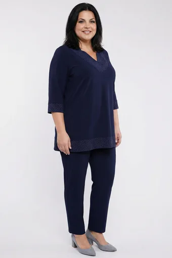 Tamsiai mėlynas komplektas su dekoratyvine iškirpte