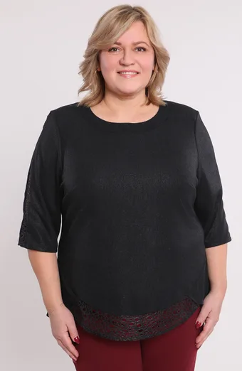 Juoda palaidinė dekoratyviomis rankovėmis