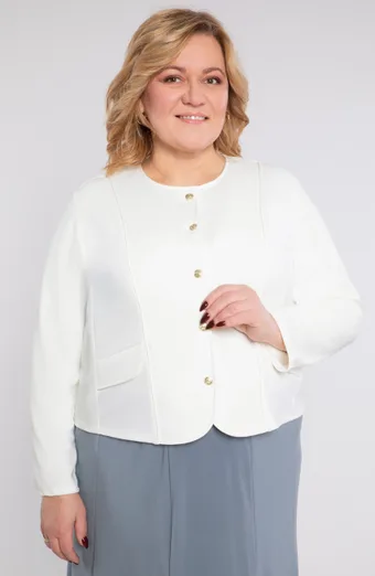 Balta striukė su dekoratyvinėmis sagomis