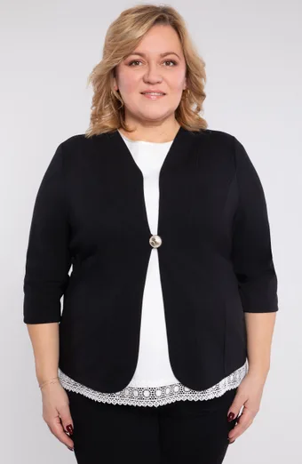 Juoda trumpa striukė