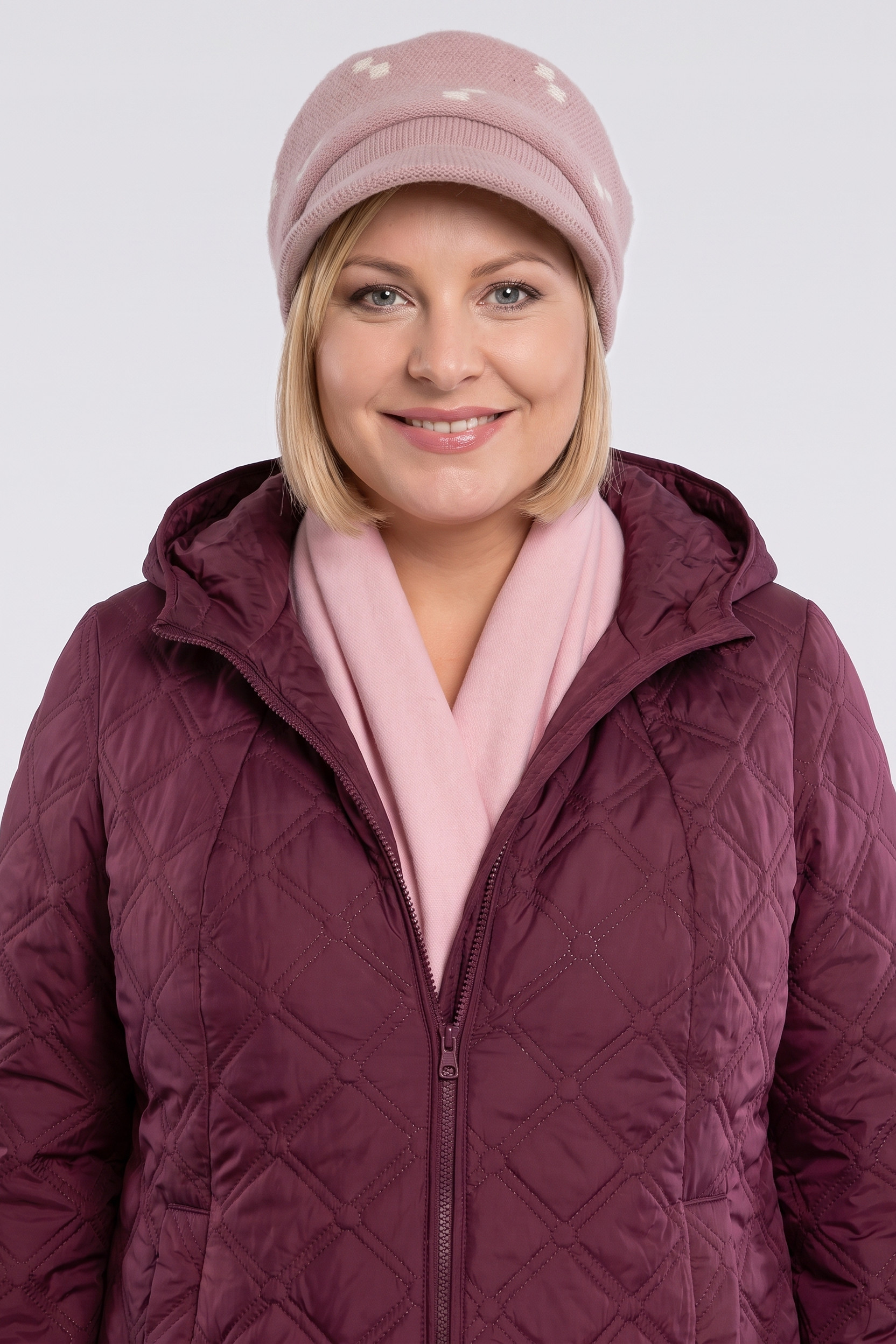 Šviesiai rožinė raštuota skrybėlė